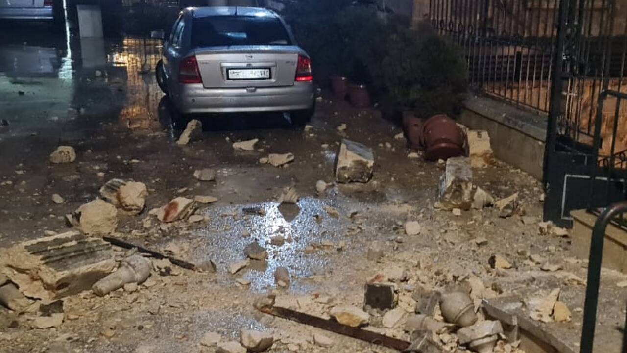 Schutt und Trümmer in den Straßen von Aleppo.  