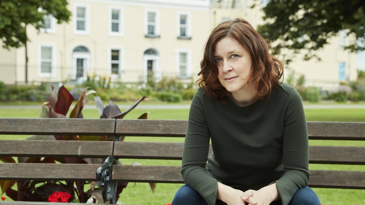 Ellen Dunne ist das Krimi-Pseudonym der Salzburger Autorin Eva-Maria Oberauer. 