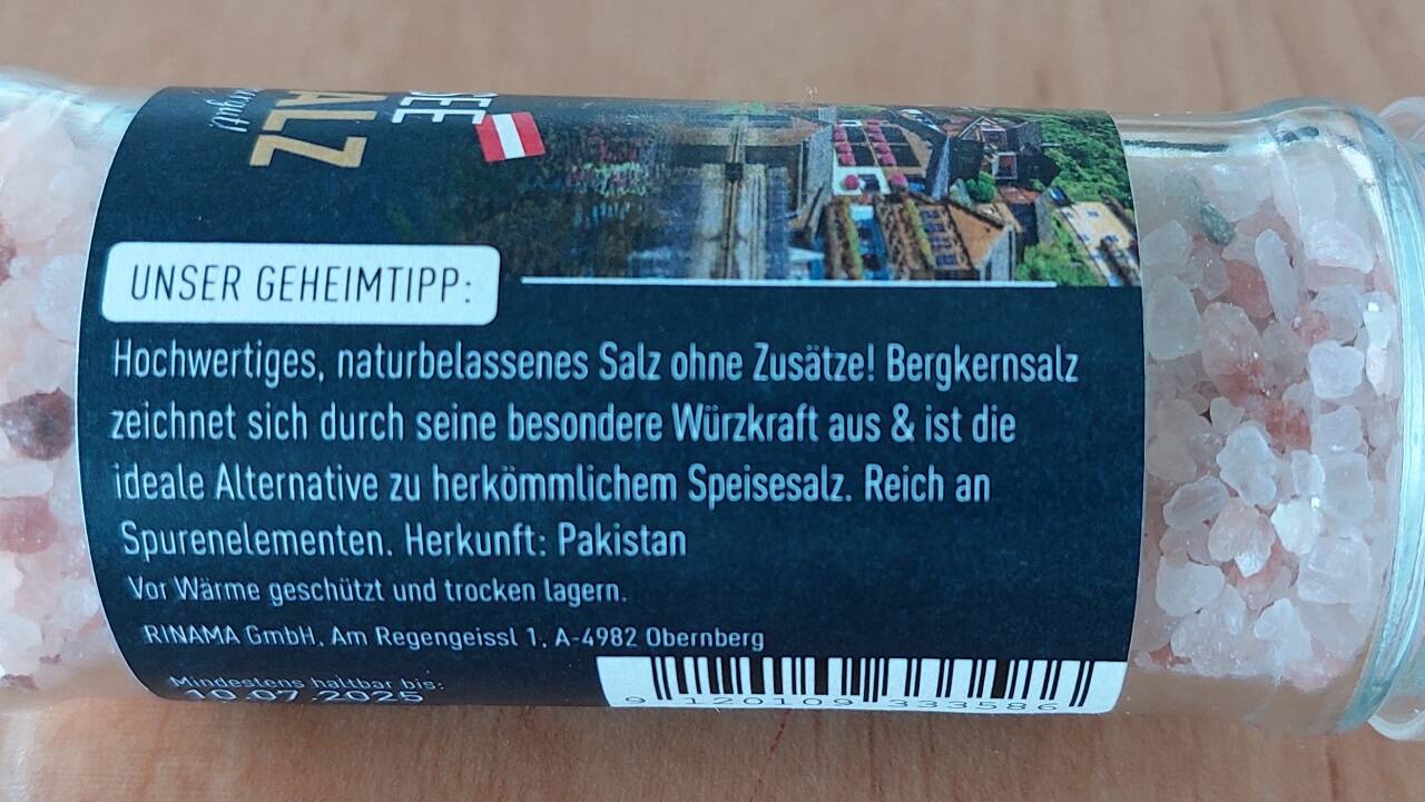 Das beste Salz aus dem Salzkammergut stammt eigentlich nicht von dort, sondern aus Pakistan.   Das beste Salz aus dem Salzkammergut stammt eigentlich nicht von dort, sondern aus Pakistan.