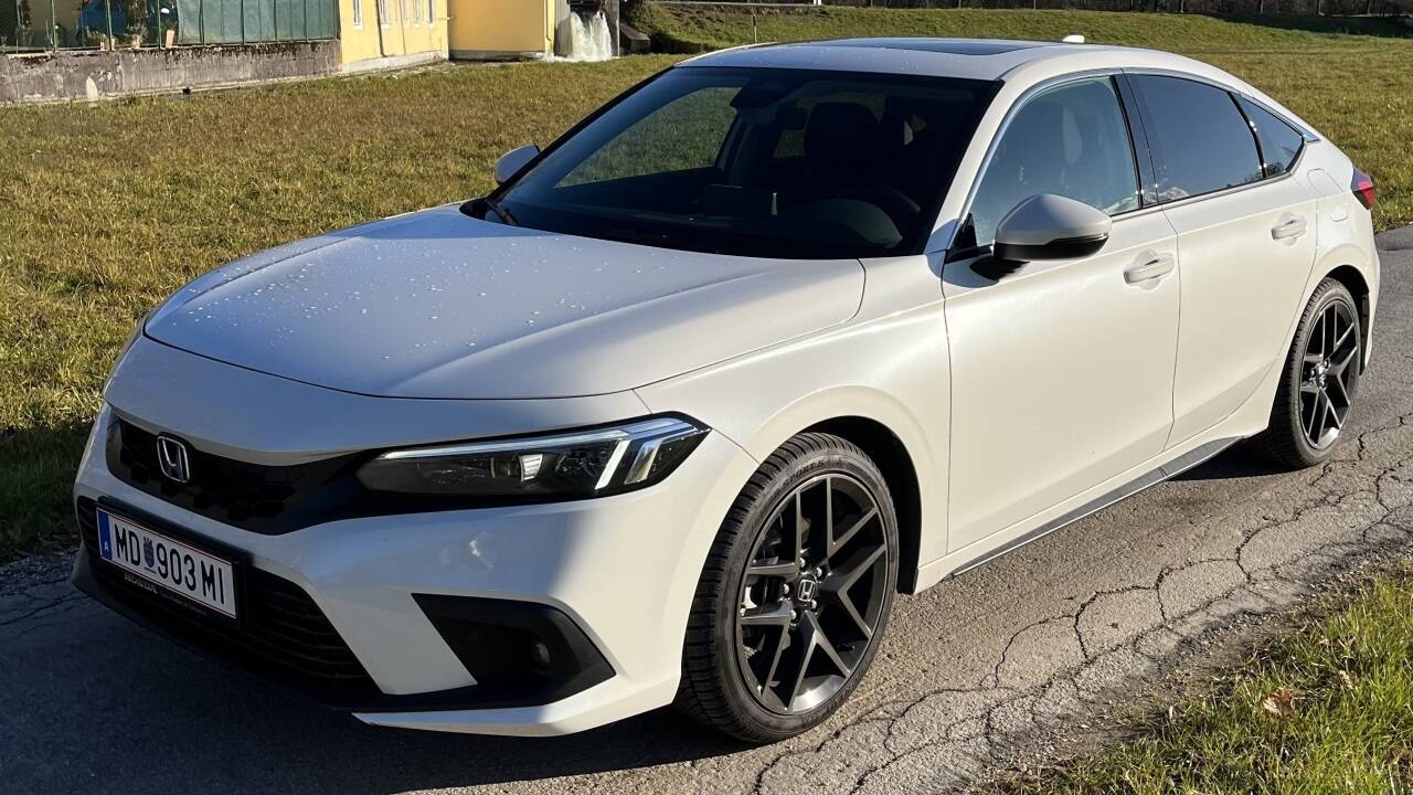 Das Design des neuen Honda Civic wirkt zeitlos und passt zum smarten Hybridantrieb.  Das Design des neuen Honda Civic wirkt zeitlos und passt zum smarten Hybridantrieb.