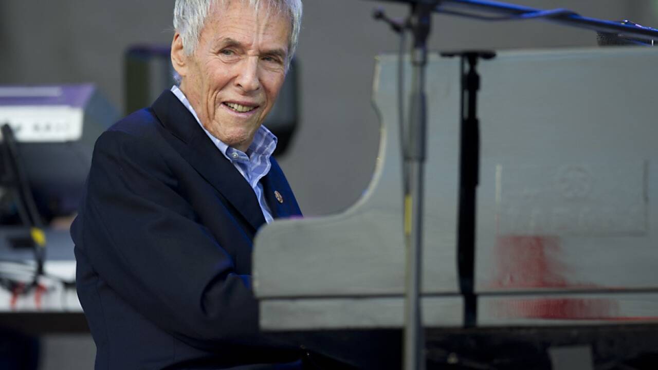 Bacharach hat sich mit 94 Jahren endgültig von der Bühne verabschiedet 