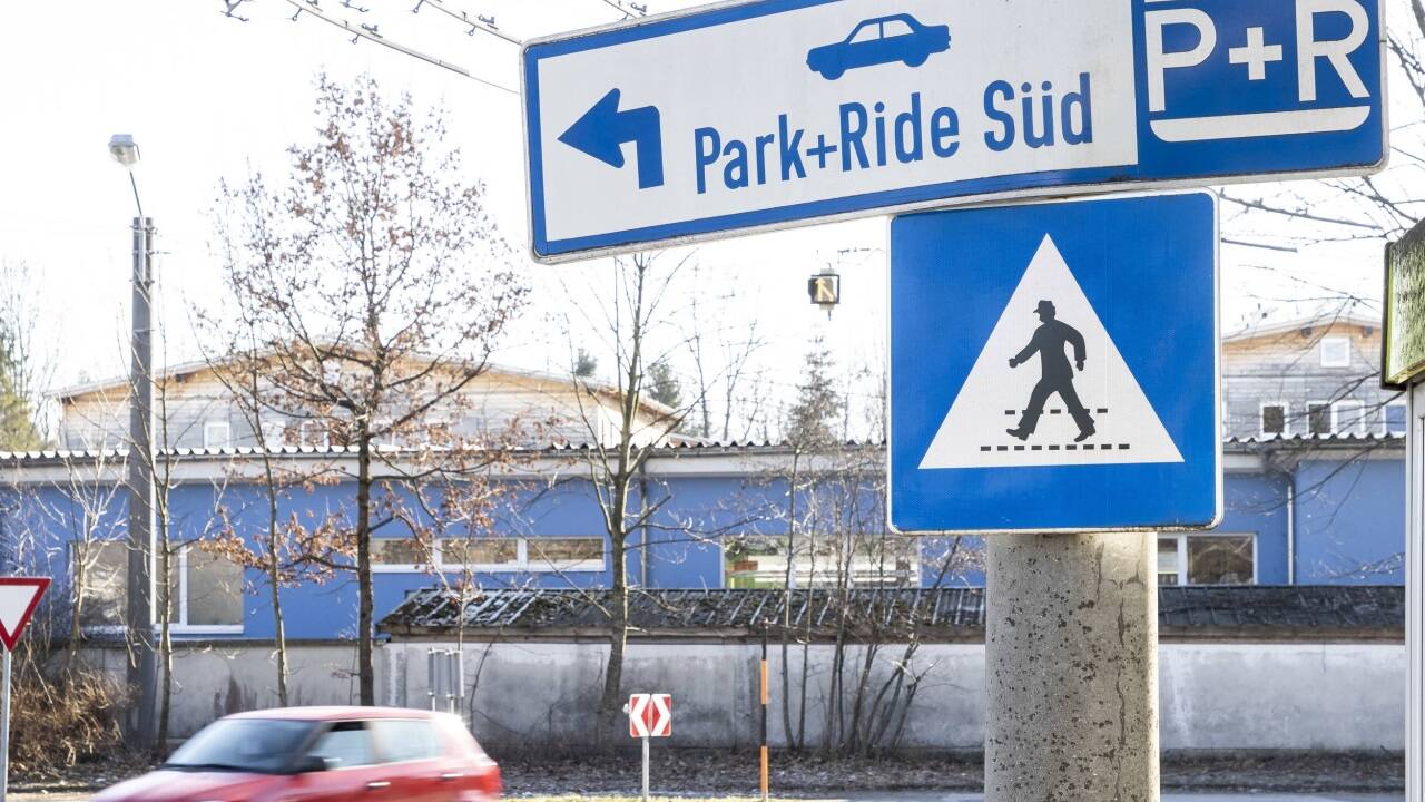 Im Zuge des Öffi-Ausbaus sollen mehr Autos auf Park-and-Ride-Stellplätze gelotst werden. Im Zuge des Öffi-Ausbaus sollen mehr Autos auf Park-and-Ride-Stellplätze gelotst werden.