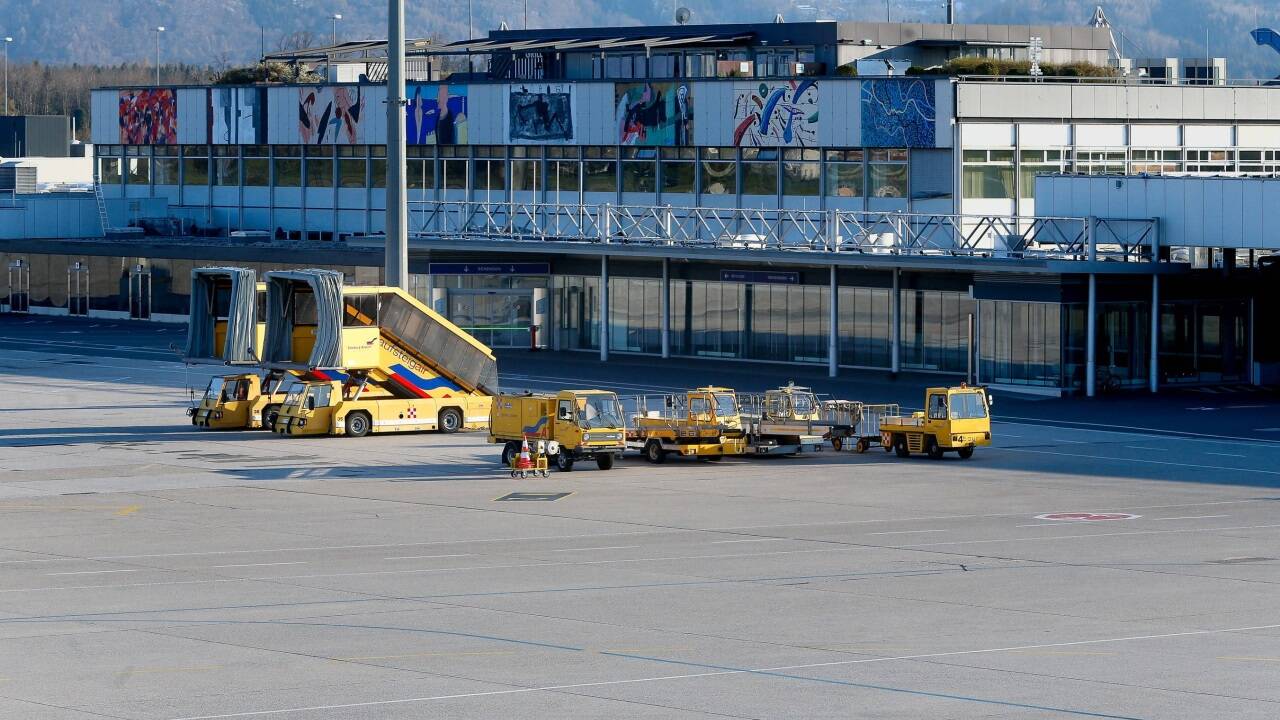 Abseits des Rollfeldes herrscht Handlungsbedarf. Abseits des Rollfeldes herrscht Handlungsbedarf.