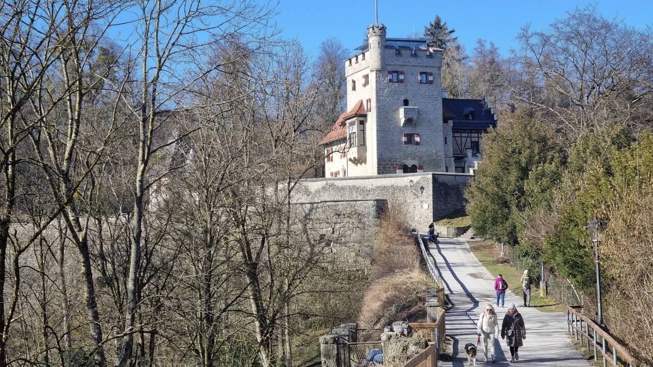 Das „Freyschlössl“ am Mönchsberg soll für kolportierte 27 Millionen Euro verkauft werden. 