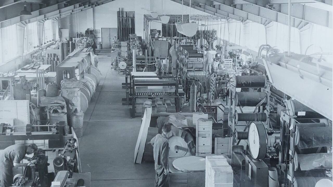 Von 1951 bis 1975 wurden in der Halle Kratzen produziert. 