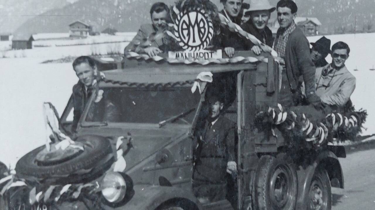 Der Mänhardt-Wagen bei einem Faschingsumzug in Saalfelden. 