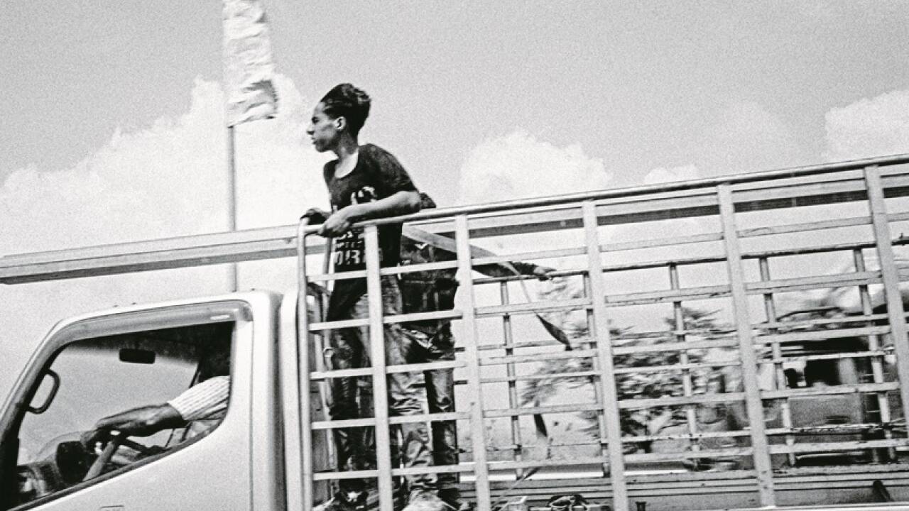 Fahrt ins Ungewisse. Immer mehr Menschen verlassen das Land. 