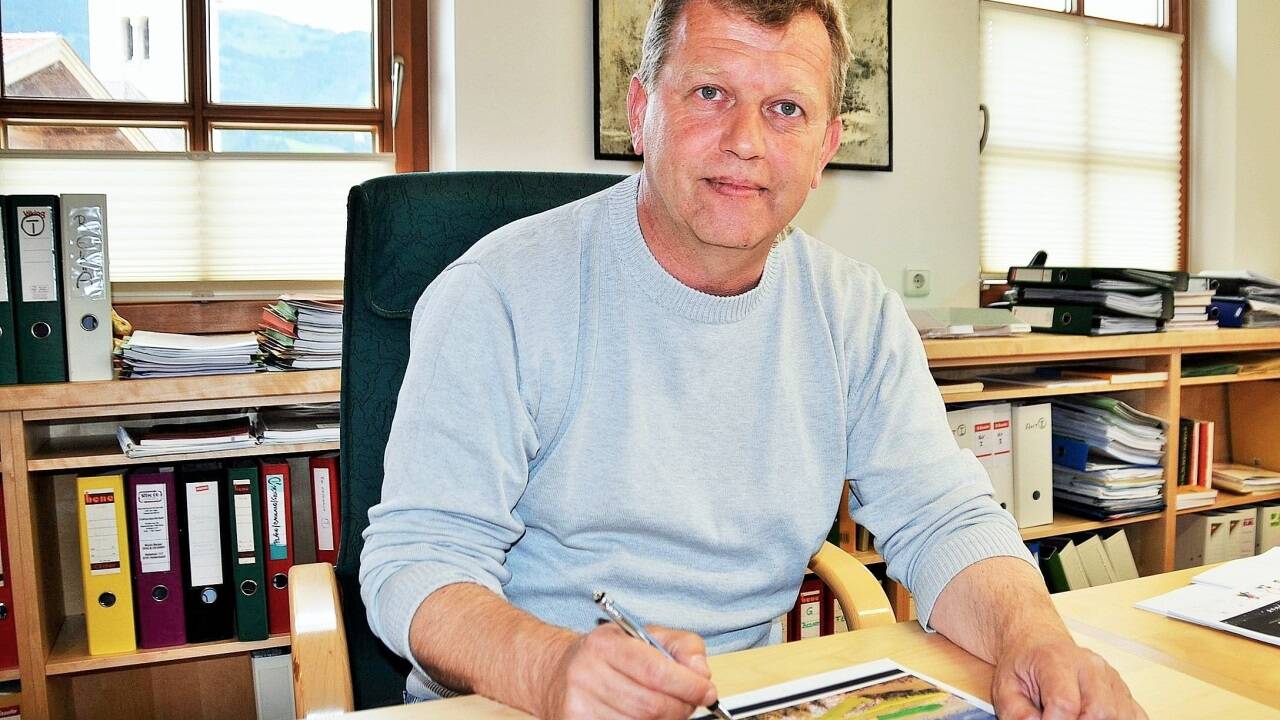 „Ich werde mein Amt bis zum Ende der Legislaturperiode nach bestem Wissen und Gewissen ausführen.“ Bürgermeister Günter Steiner auf einem Archivbild von 2019. „Ich werde mein Amt bis zum Ende der Legislaturperiode nach bestem Wissen und Gewissen ausführen.“ Bürgermeister Günter Steiner auf einem Archivbild von 2019.