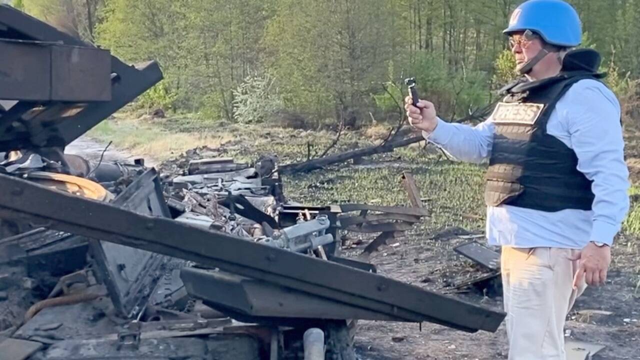 Christian Wehrschütz dokumentiert Zerstörungen. 