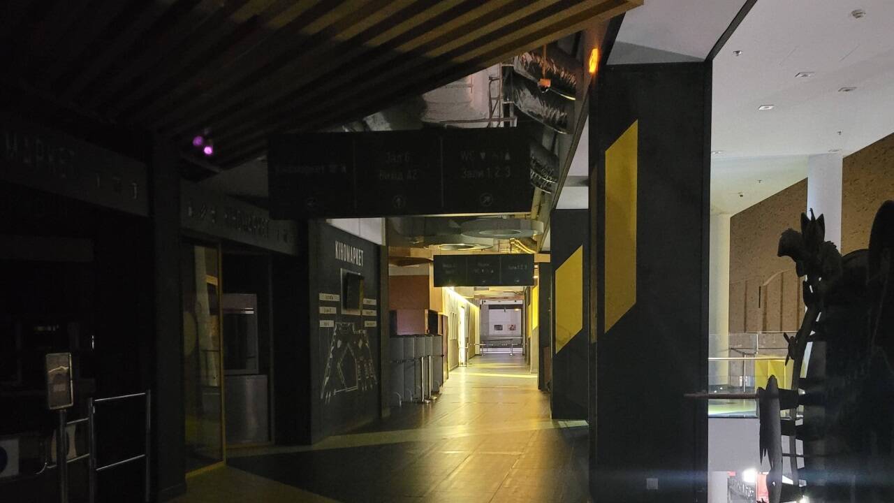 Einkaufszentrum nach dem Ende des Films. 