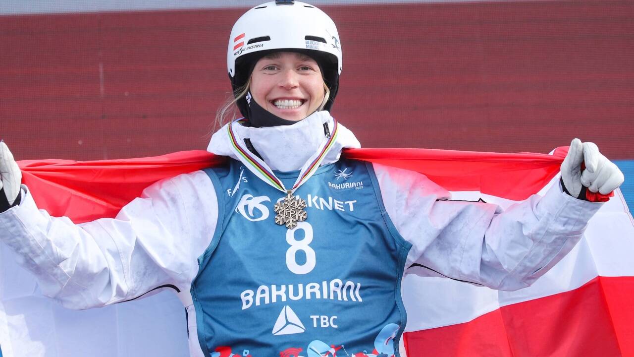 In Rot-Weiß-Rot jubelte Avital Carroll bei der Siegerehrung.  