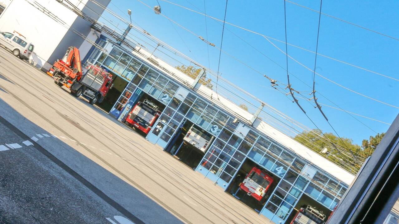 In finanzieller Schieflage? Vor allem in der Obusremise in der Alpenstraße sollen notwendige Investitionen verschleppt worden sein (Archivbild). 