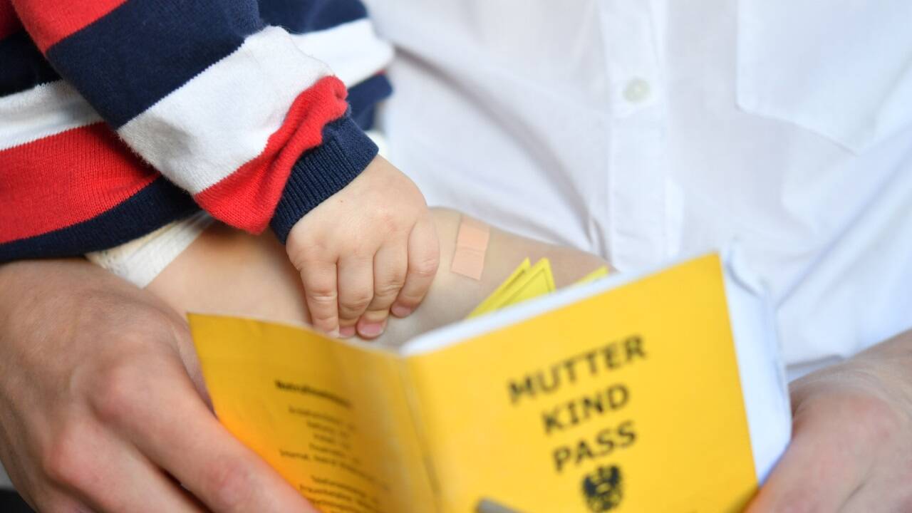 Eltern-Kind-Pass: Die Ärzte drohen mit Vertragskündigung. 