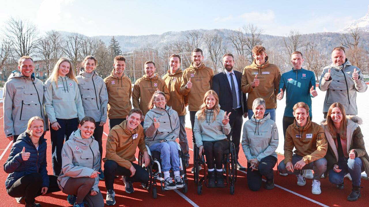 Sportlandesrat Stefan Schnöll mischte sich unter die Athleten und Athletinnen. 