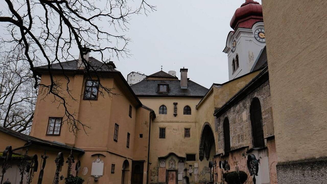 Blick in den Innenhof von Stift Nonnberg.  