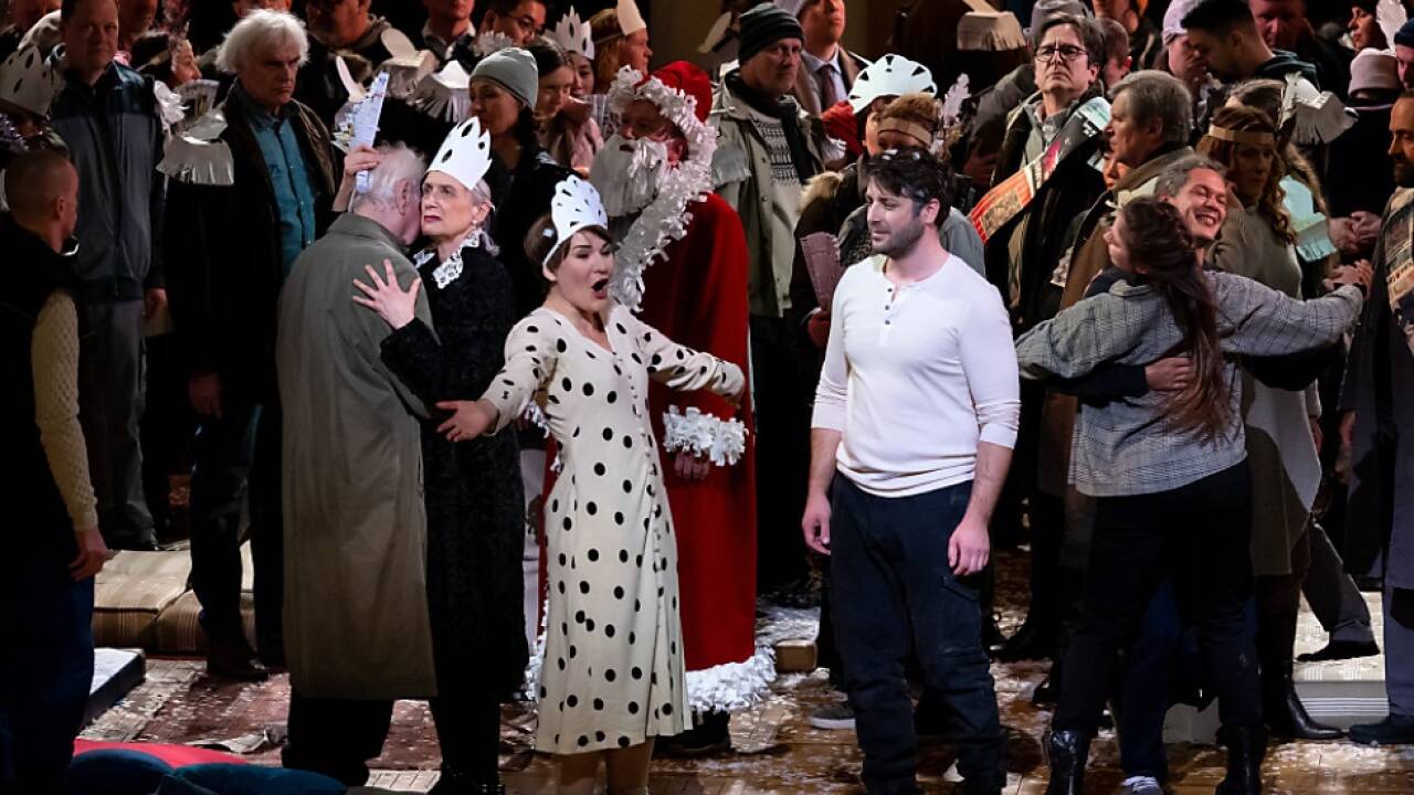 Oper "Krieg und Frieden": Russland-Fahne, Ukraine-T-Shirt | SN.at Oper "Krieg und Frieden": Russland-Fahne, Ukraine-T-Shirt | SN.at