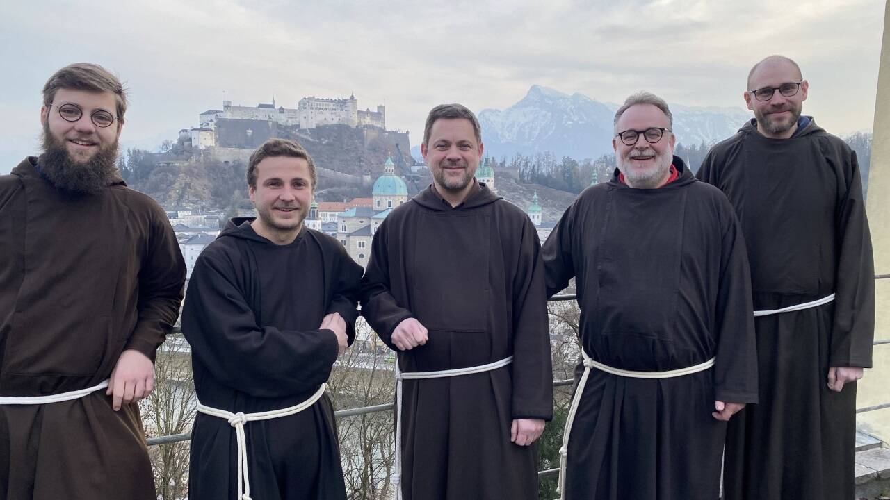 Die Kapuzinerbrüder Julian Pfeiffer, Moritz Huber, Thomas Schied, Harald Weber und Alexander Schröter. 