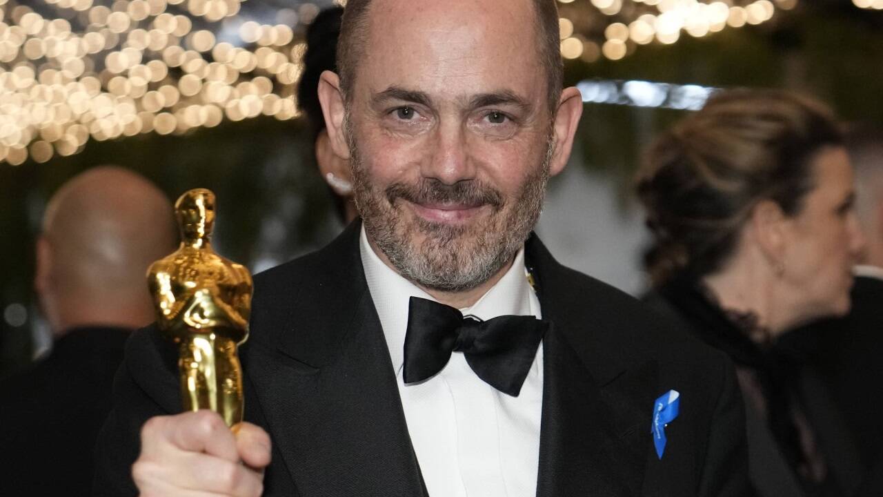 Regisseur Edward Berger, Gewinner des Preises für den besten internationalen Spielfilm für „All Quiet on the Western Front' („Im Westen nichts Neues“) 