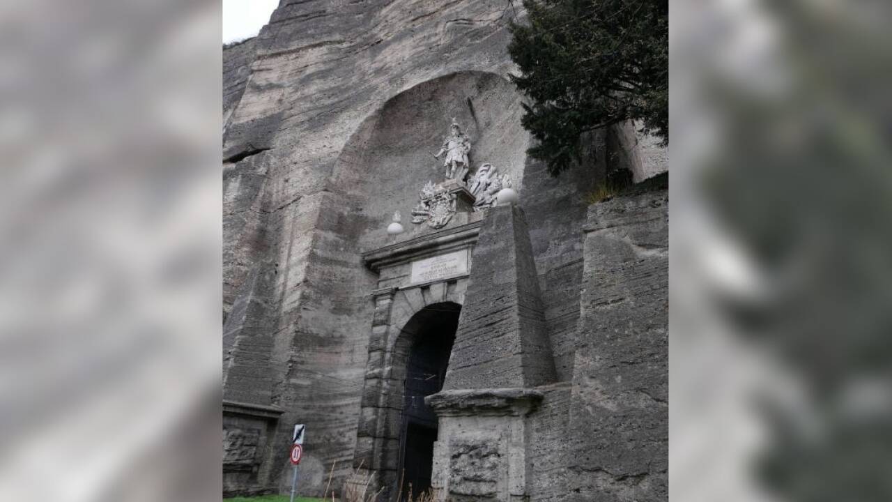 Eine romantische Felsarchitektur.  