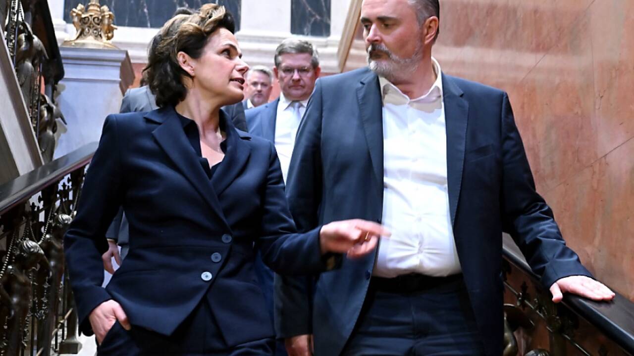 Zwei zur Auswahl für die Mitglieder Zwei zur Auswahl für die Mitglieder