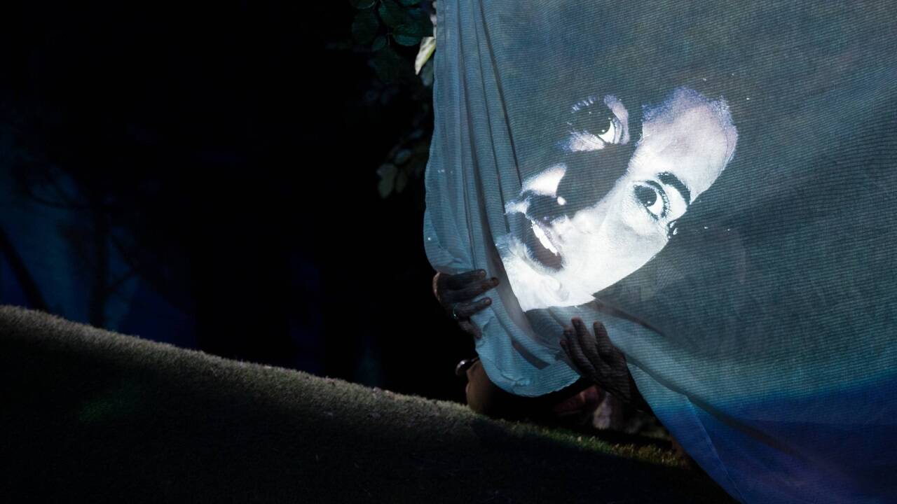 Wirre Projektion beim „Freischütz“ im Theater an der Wien. Wirre Projektion beim „Freischütz“ im Theater an der Wien.