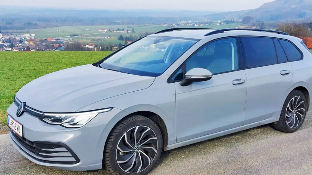 Mondsteingrau die Farbe, premium das Fahrverhalten. 