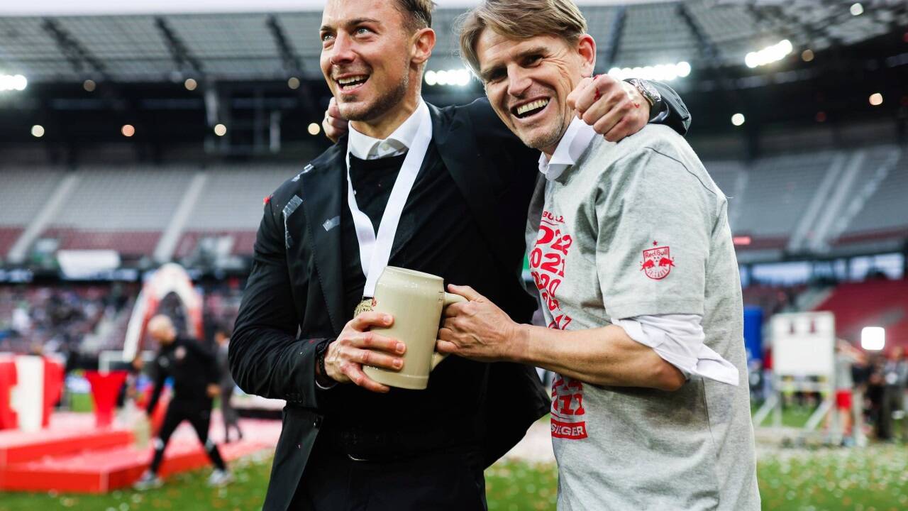 So feierte Christoph Freund (r.) mit seinem Trainer Matthias Jaissle den Meistertitel 2022. Folgt 2023 die Wiederholung?  So feierte Christoph Freund (r.) mit seinem Trainer Matthias Jaissle den Meistertitel 2022. Folgt 2023 die Wiederholung?