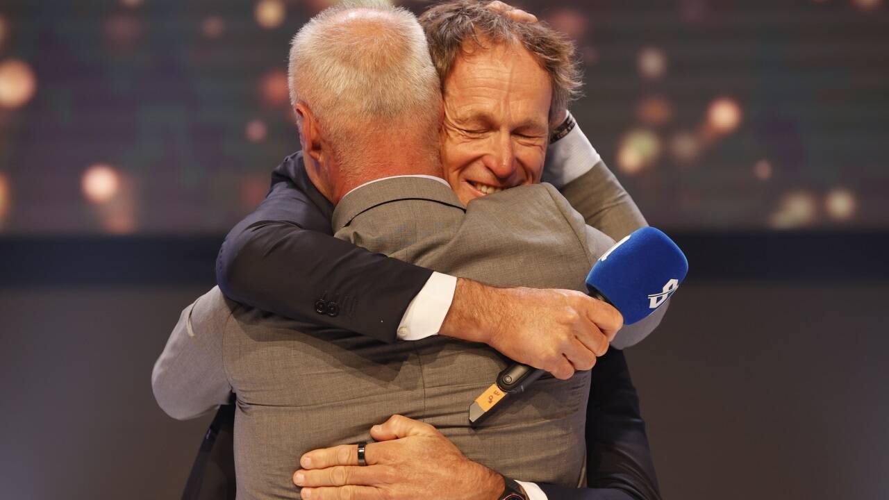 Emotional: Segel-Olympiasieger Santiago Lange hielt die Laudatio für Lebenswerk-Preisträger Hans-Peter Steinacher.  Emotional: Segel-Olympiasieger Santiago Lange hielt die Laudatio für Lebenswerk-Preisträger Hans-Peter Steinacher.