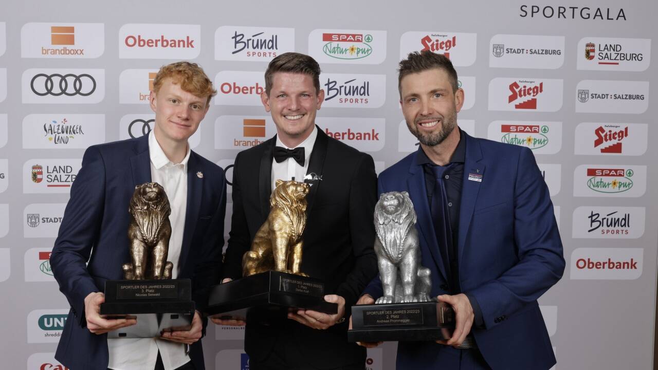 „Sportler des Jahres“: Skisprunglegende Thomas Morgenstern (M.) nahm in Vertretung von Stefan Kraft den Goldenen Löwen entgegen, Andreas Prommegger (r.) bekam den Silbernen und Nicolas Seiwald den Bronzenen Löwen überreicht.  „Sportler des Jahres“: Skisprunglegende Thomas Morgenstern (M.) nahm in Vertretung von Stefan Kraft den Goldenen Löwen entgegen, Andreas Prommegger (r.) bekam den Silbernen und Nicolas Seiwald den Bronzenen Löwen überreicht.