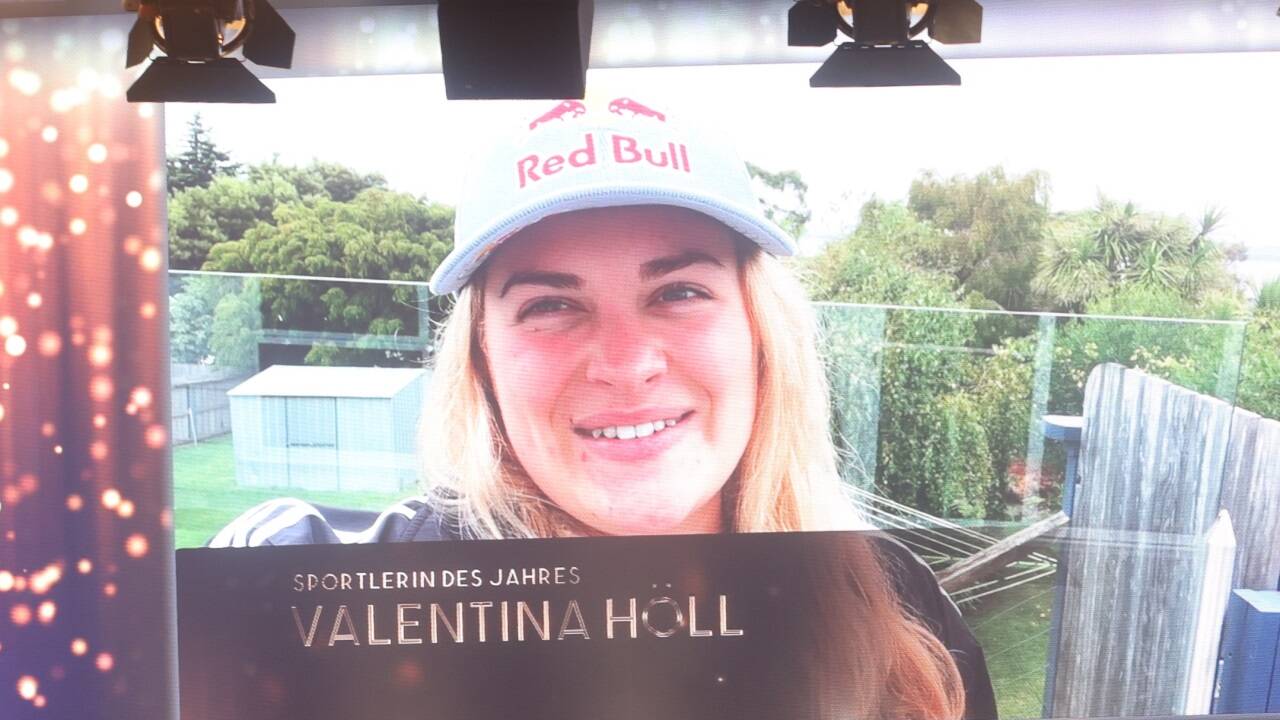 Grußbotschaft aus Tasmanien von Mountainbike-Downhillerin Valentina Höll („Sportlerin des Jahres“).  Grußbotschaft aus Tasmanien von Mountainbike-Downhillerin Valentina Höll („Sportlerin des Jahres“).