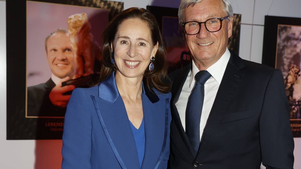 Bürgermeister Harald Preuner und Ehefrau Alexandra ließen sich die Leonidas-Gala in der neuen Location in der Brandboxx in Bergheim nicht entgehen.  Bürgermeister Harald Preuner und Ehefrau Alexandra ließen sich die Leonidas-Gala in der neuen Location in der Brandboxx in Bergheim nicht entgehen.