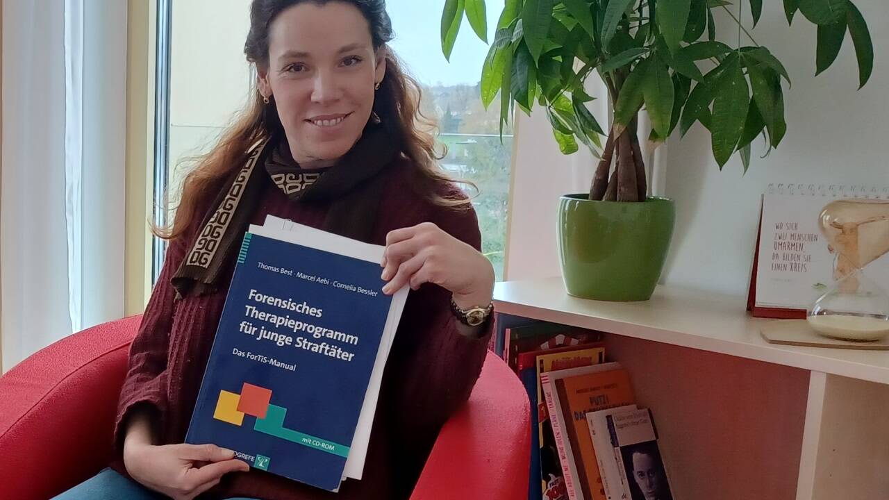 Primaria Belinda Plattner therapiert mit ihrem Team Kinder, die kriminell geworden sind. Primaria Belinda Plattner therapiert mit ihrem Team Kinder, die kriminell geworden sind.