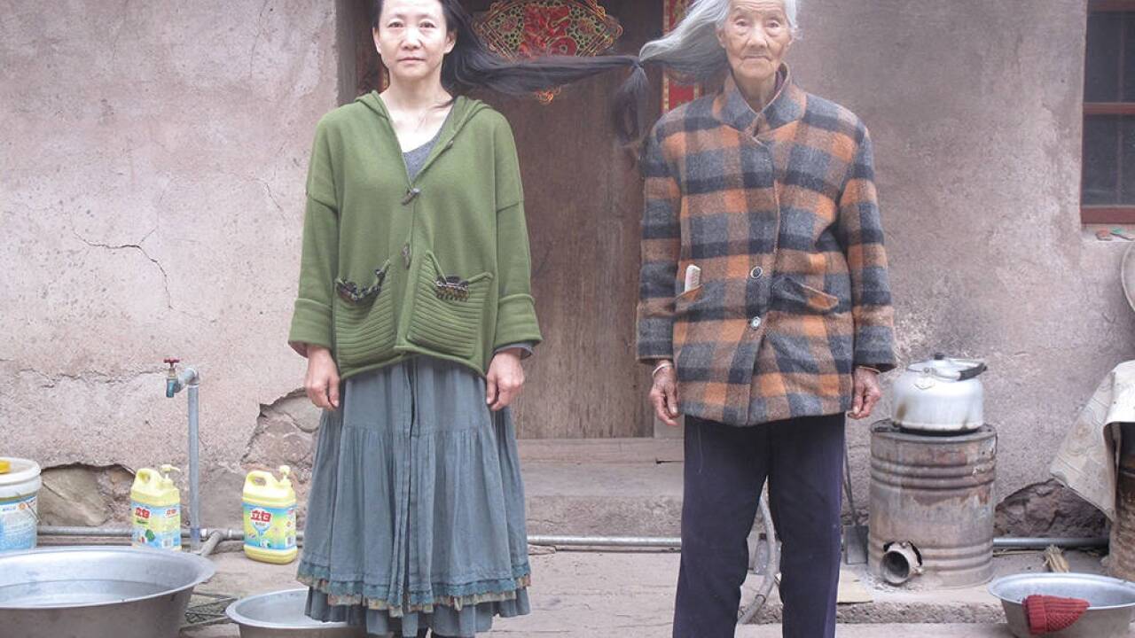 Wen Hui, Dance with Third Grandmother, 2015, Video (Farbe, Ton), 15 Min.,<br />Courtesy of Wen Hui Wen Hui, Dance with Third Grandmother, 2015, Video (Farbe, Ton), 15 Min.,<br />Courtesy of Wen Hui