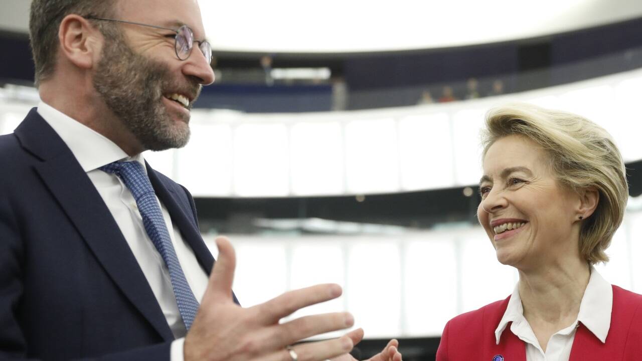 Manfred Weber wollte dorthin, wo Ursula von der Leyen ist – an die Spitze der EU-Kommission. Jetzt brachte er für den Topjob noch eine weitere mögliche Kandidatin ins Spiel.   Manfred Weber wollte dorthin, wo Ursula von der Leyen ist – an die Spitze der EU-Kommission. Jetzt brachte er für den Topjob noch eine weitere mögliche Kandidatin ins Spiel.