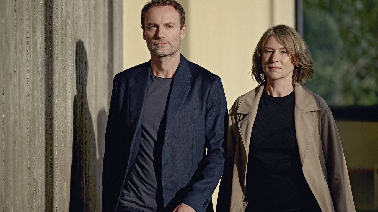 Kommissar Robert Karow (Mark Waschke) und seine neue Kollegin Susanne Bonard (Corinna Harfouch). 