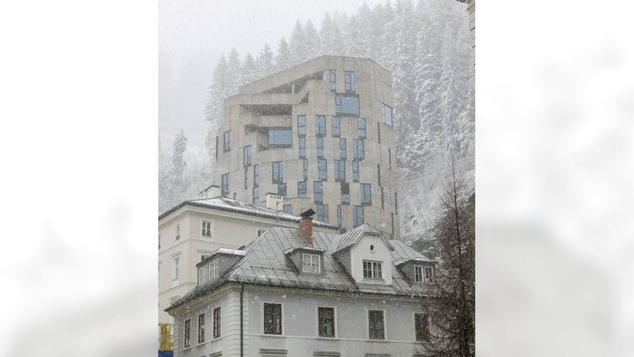Der 55 Meter hohe Hotelturm. 