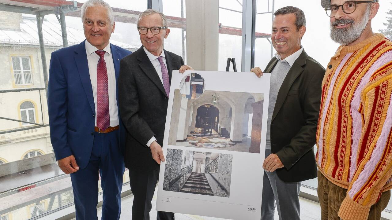 Stolz auf die Umbaupläne: Bürgermeister Gerhard Steinbauer, LH Wilfried Haslauer, Christian Hirmer, Architekt Markus Kaplan. 