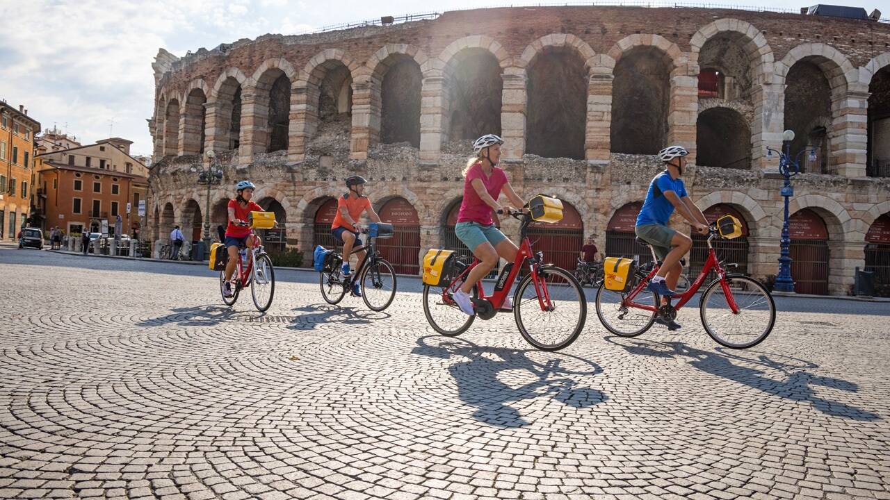 Unterwegs im Nordosten Italiens: mit dem Rad durch Verona. 