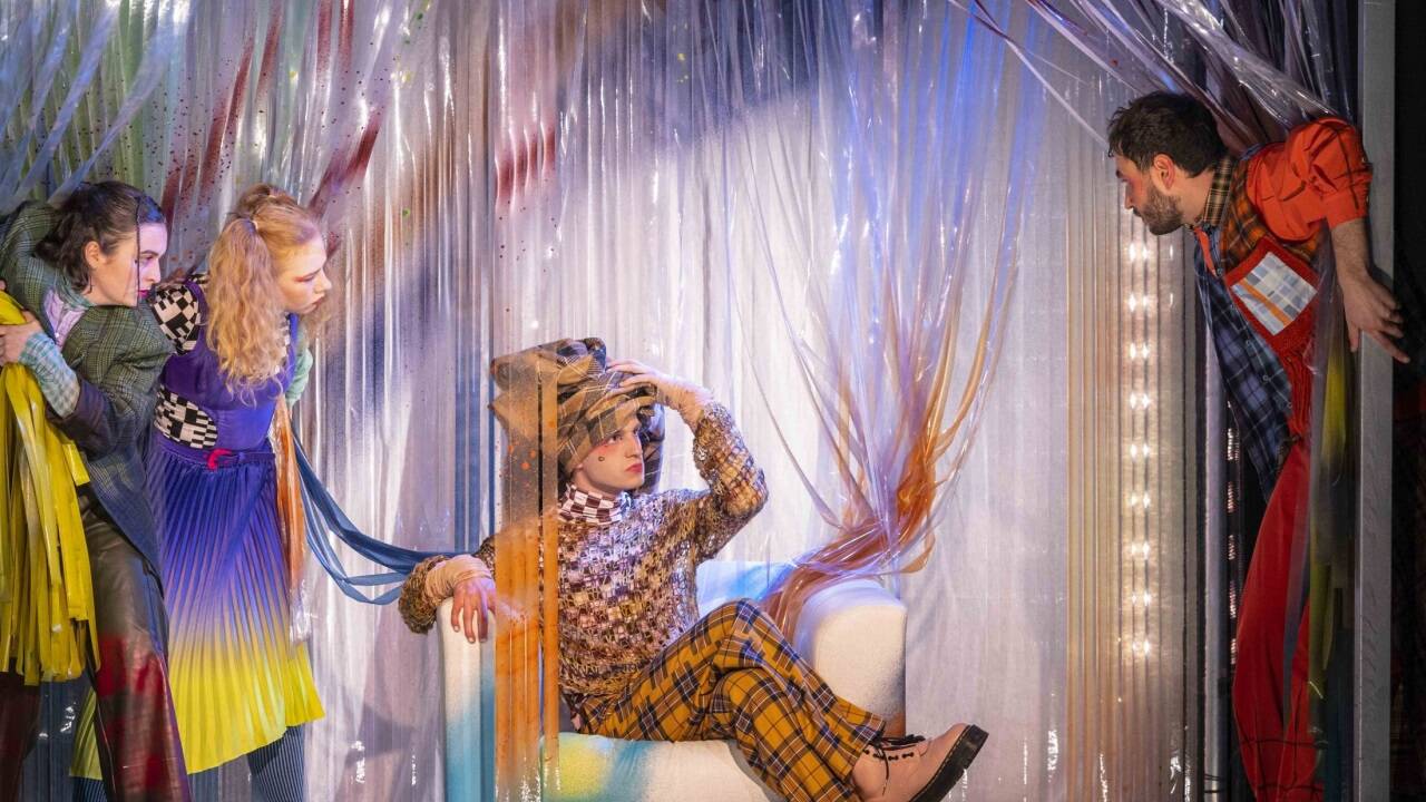 Bilder zum Stück „Fiesta“, das bis Mai durch Stadt und Land Salzburg unterwegs ist und im Sommer auf dem Spielplan der Salzburger Festspiele steht. 