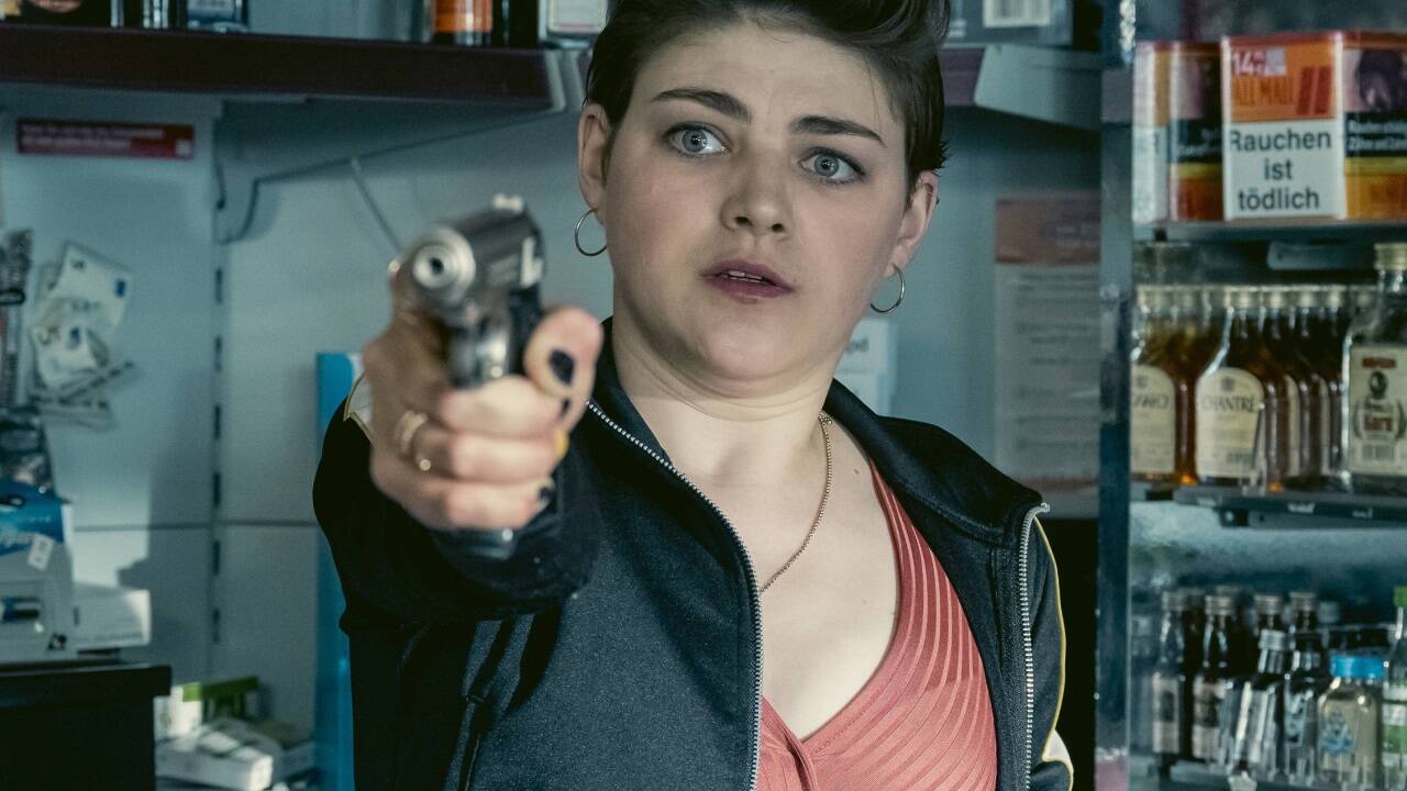Tanja Zietmann (Johanna Polley) spielt in „Love is Pain“ lange eine undurchsichtige Rolle. 