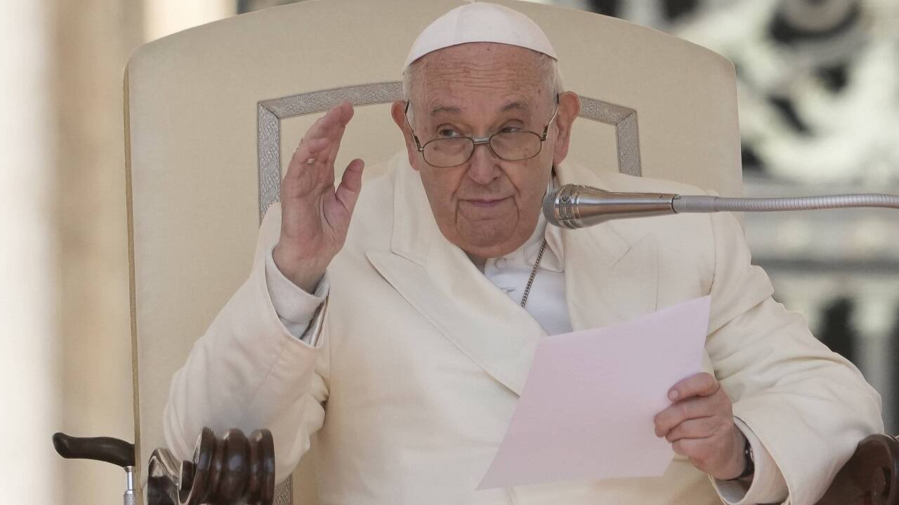 Der Twitter-Account von Papst Franziskus hat das kostenlose Verifikationshäkchen verloren.  