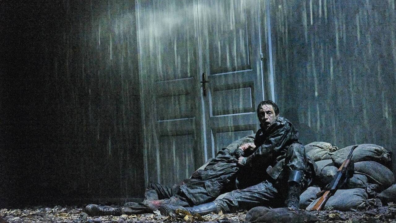 Bilder zur Inszenierung des Dramas „Drei Winter“ am Wiener Burgtheater. 