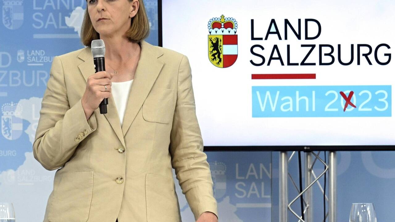 Neos-Chefin Andrea Klambauer rang um Worte.  