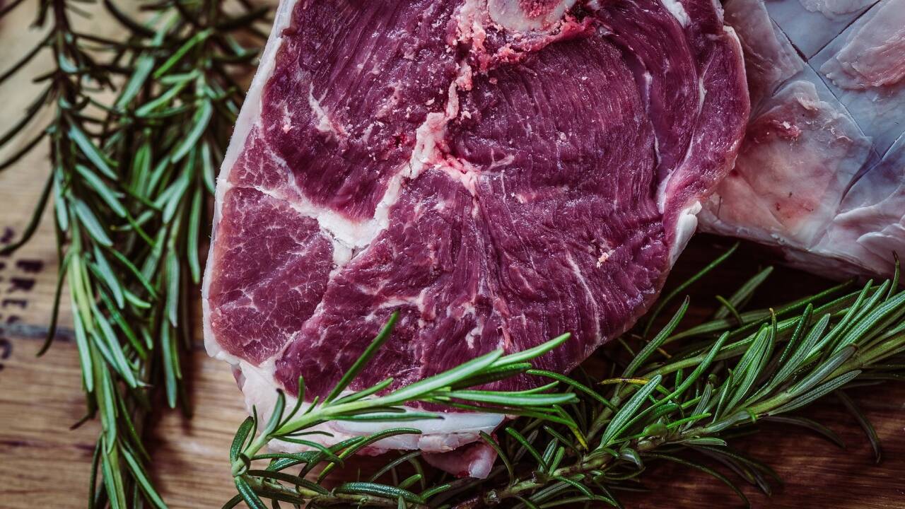 Kräuter verleihen dem Steak ganz spezielle Aromen.  