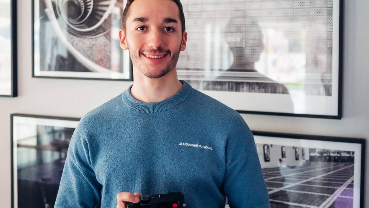 Sein Werk „Carmen“ hat es in die Leica Galerie geschafft. Mit der Fotoserie wollte er ein Zeichen gegen Femizide setzen.  Sein Werk „Carmen“ hat es in die Leica Galerie geschafft. Mit der Fotoserie wollte er ein Zeichen gegen Femizide setzen.