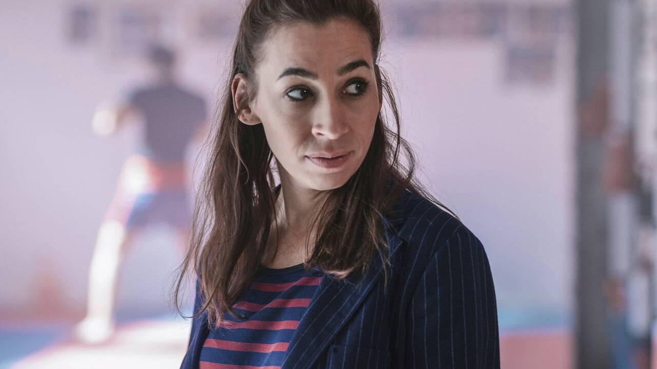 Im Boxclub auf Recherche: Tessa Ott (Carol Schuler). 