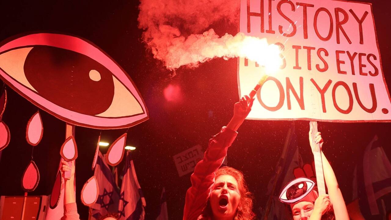 Am Samstag nahmen wieder Zehntausende an Großkundgebungen in Tel Aviv gegen die Justizreform teil.  