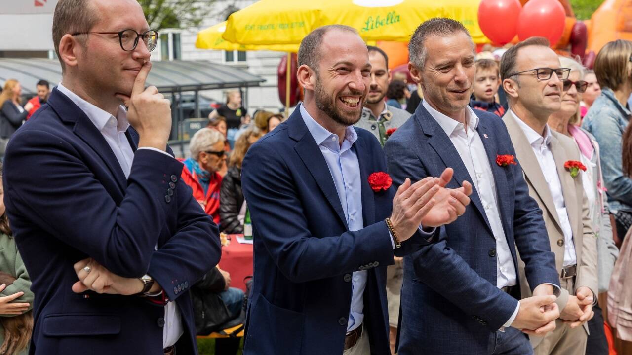 Beim Maifest der Salzburger SPÖ: Der Oberndorfer Bgm. Georg Djundja, Parteichef David Egger, AK-Chef Peter Eder und der Salzburger Vizebürgermeister Bernhard Auinger.  