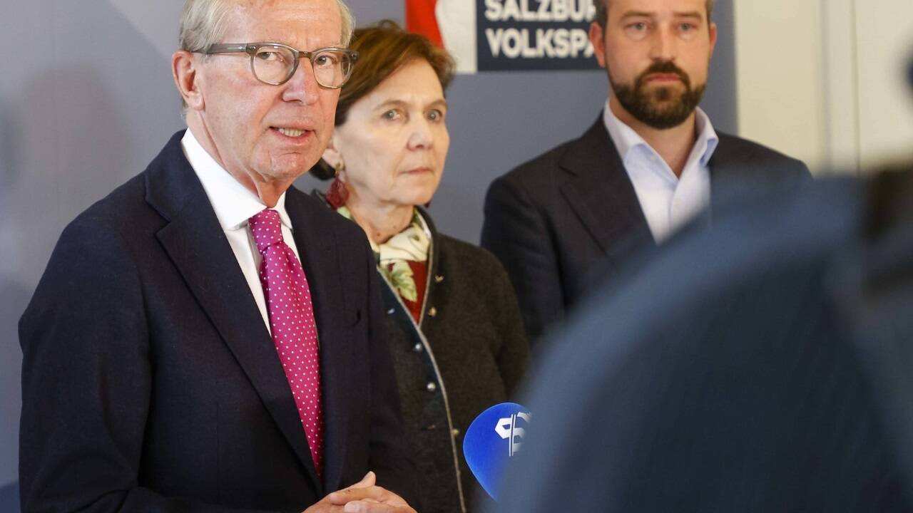 Ernste Mienen bei Brigitta Pallauf und Stefan Schnöll, als Haslauer am Dienstag verkündete, dass die ÖVP ab nun mit FPÖ-Chefin Marlene Svazek Koalitionsgespräche führt.  