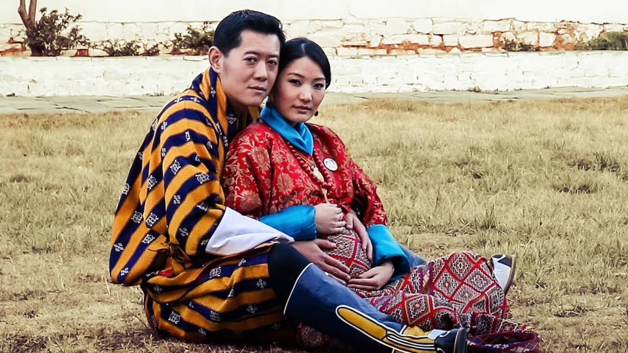 Unter den Gästen der Krönungsfeier sind auch Bhutans König Jigme Namgyel Wangchuck und Königin Jetsun Pema.  